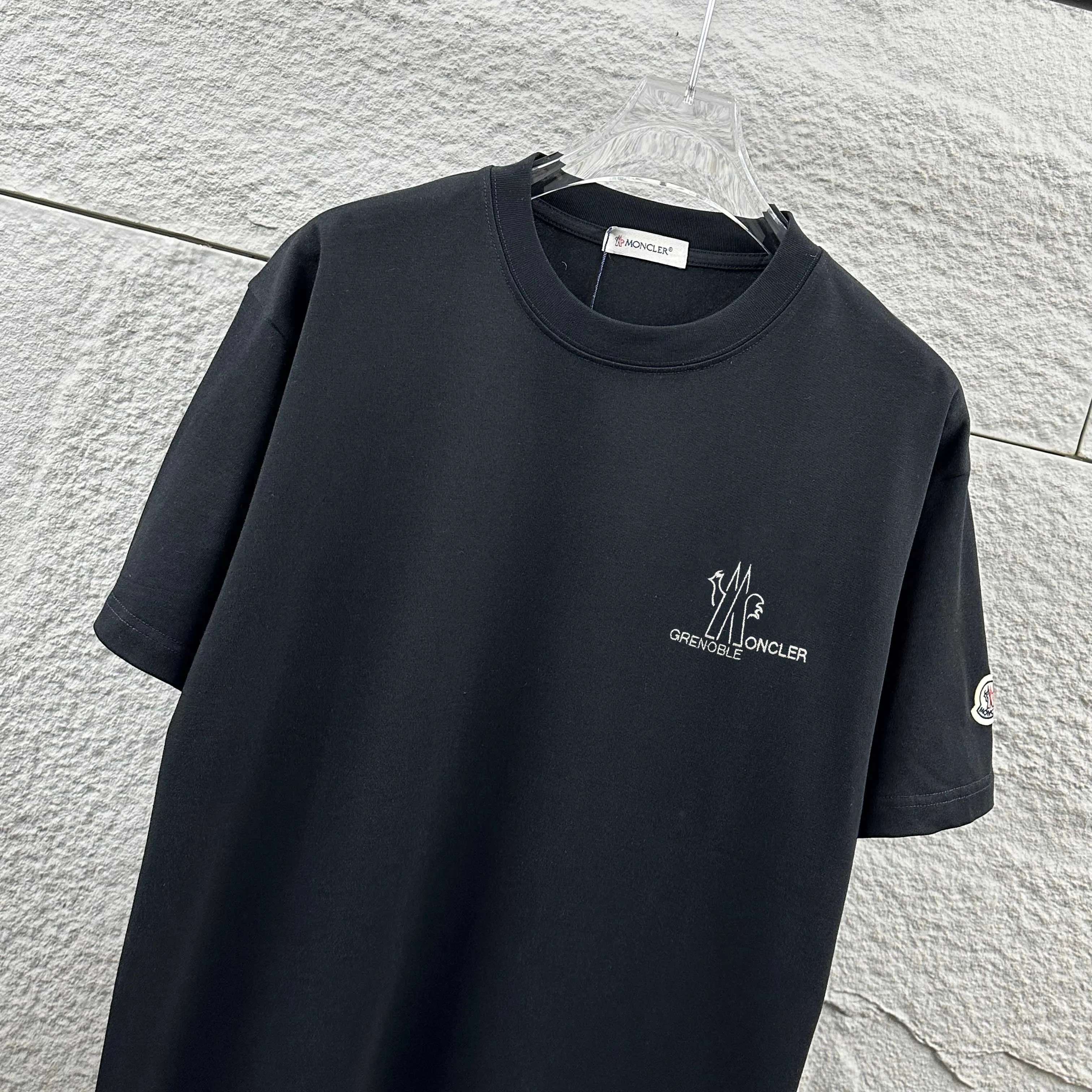 Moncle* *2026 New Arrival Classic T Same Style ：Black White Size： S （90-130 ） M （120-150 ） L （140-165 ） XL （160-180 ） XXL （180-210 ）